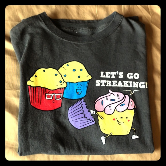 🧁 Other - ✨RARE✨STREAKING CUPCAKES 🧁 IRONIC TEE